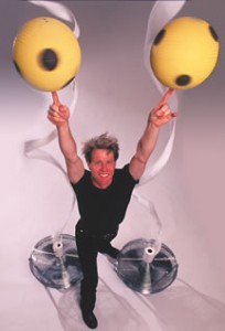 nizer_fans_ballspinning_above-204x300